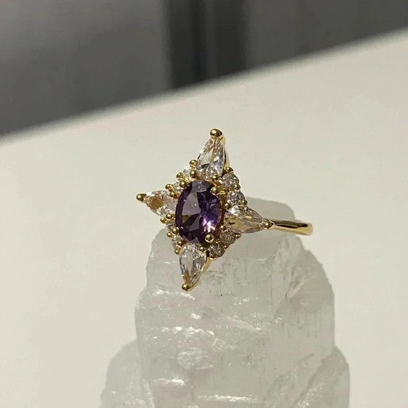 Gold Plated with Amethyst purple coloured middle stone ring - size 6 - Picture 1 of 5